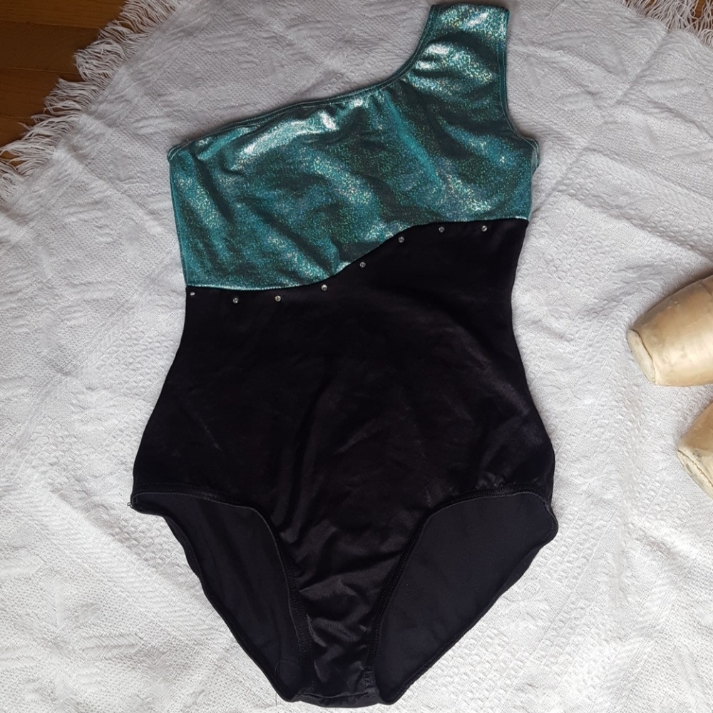 Costume Gallery green and black